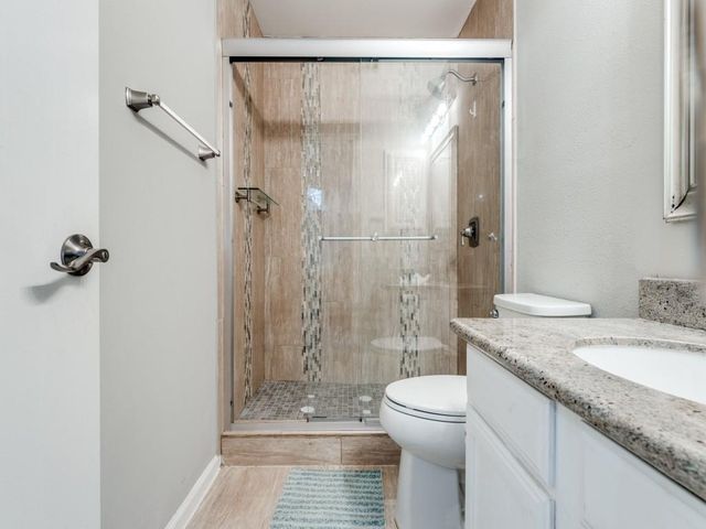 39 N Lakeridge Circle, The Woodlands, TX 77381