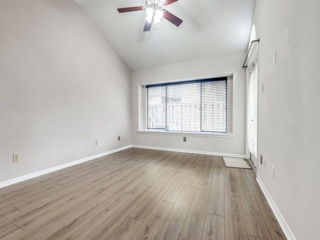 39 N Lakeridge Circle, The Woodlands, TX 77381