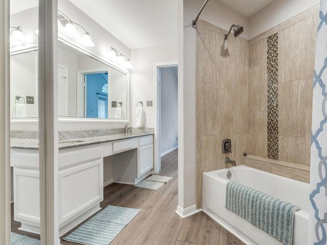 39 N Lakeridge Circle, The Woodlands, TX 77381