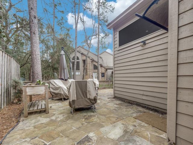 39 N Lakeridge Circle, The Woodlands, TX 77381
