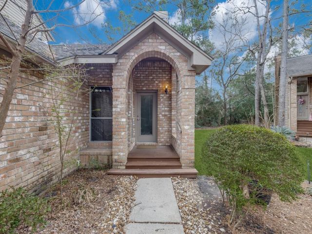 39 N Lakeridge Circle, The Woodlands, TX 77381