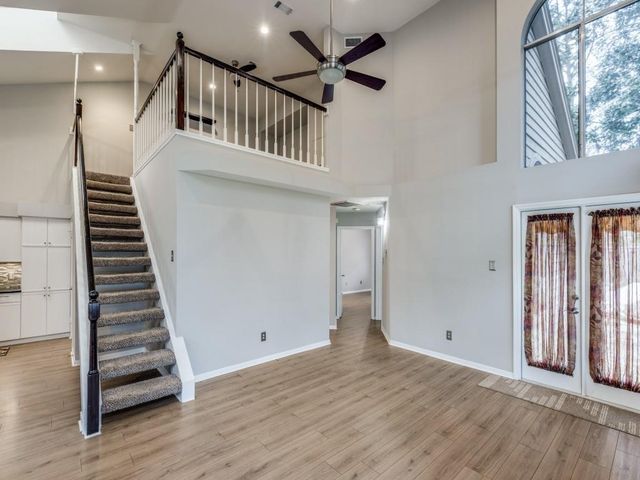 39 N Lakeridge Circle, The Woodlands, TX 77381