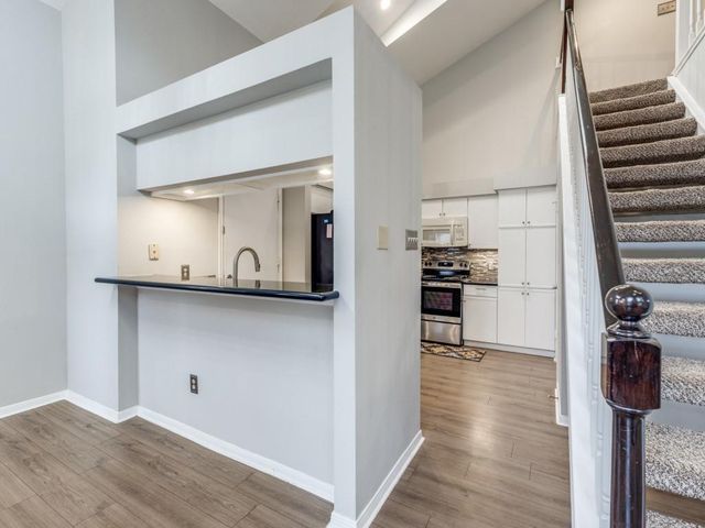 39 N Lakeridge Circle, The Woodlands, TX 77381