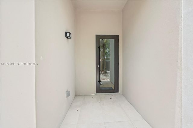 2360 SW 32nd Ave Right, Miami, FL 33145