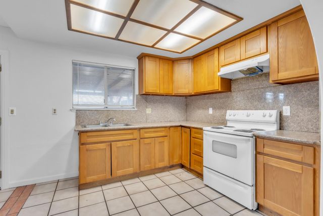 7283 Chardon Ct, Sacramento, CA 95828