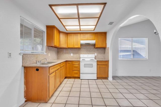 7283 Chardon Ct, Sacramento, CA 95828