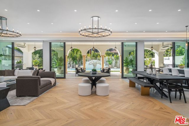 611 N Hillcrest Road, Beverly Hills, CA 90210