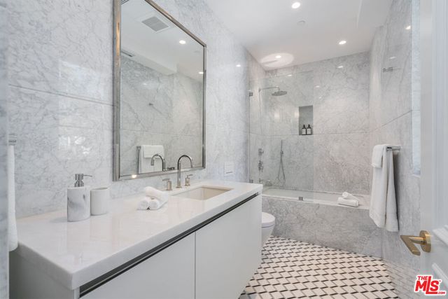 611 N Hillcrest Road, Beverly Hills, CA 90210