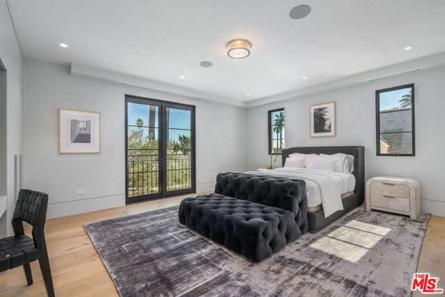 611 N Hillcrest Road, Beverly Hills, CA 90210