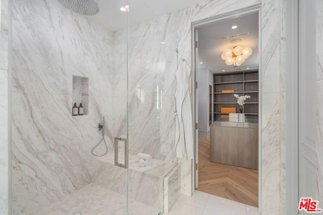 611 N Hillcrest Road, Beverly Hills, CA 90210