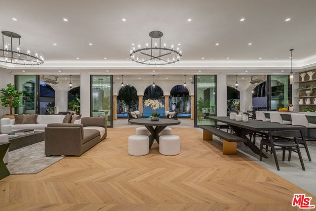 611 N Hillcrest Road, Beverly Hills, CA 90210