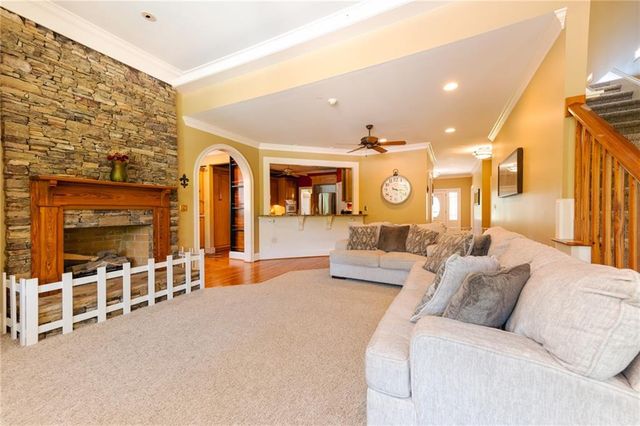 171 School House Road NE, Calhoun, GA 30701