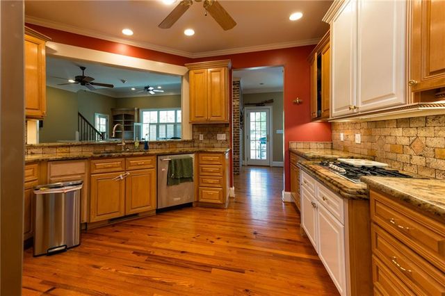 171 School House Road NE, Calhoun, GA 30701
