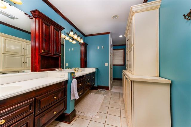 171 School House Road NE, Calhoun, GA 30701