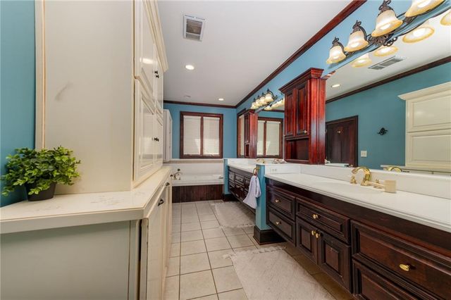 171 School House Road NE, Calhoun, GA 30701