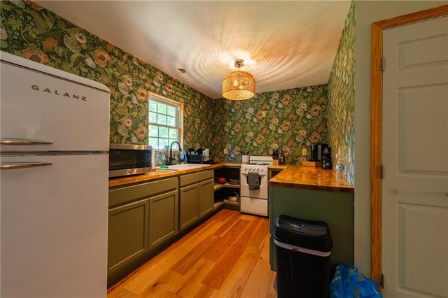 171 School House Road NE, Calhoun, GA 30701