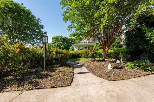 171 School House Road NE, Calhoun, GA 30701
