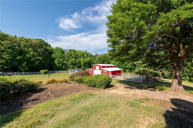 171 School House Road NE, Calhoun, GA 30701