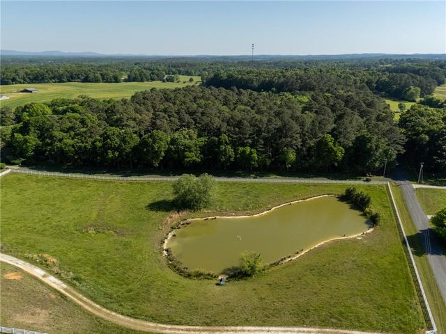 171 School House Road NE, Calhoun, GA 30701