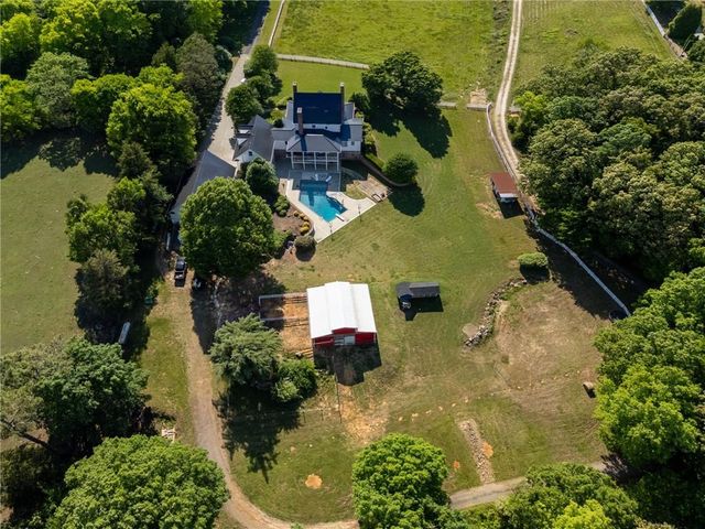 171 School House Road NE, Calhoun, GA 30701