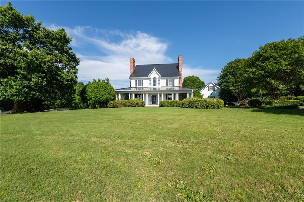 171 School House Road NE, Calhoun, GA 30701