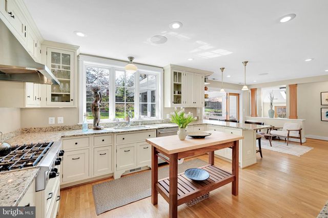 9218 ALDERSHOT DR, Bethesda, MD 20817