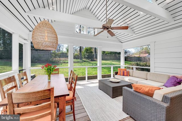 9218 ALDERSHOT DR, Bethesda, MD 20817