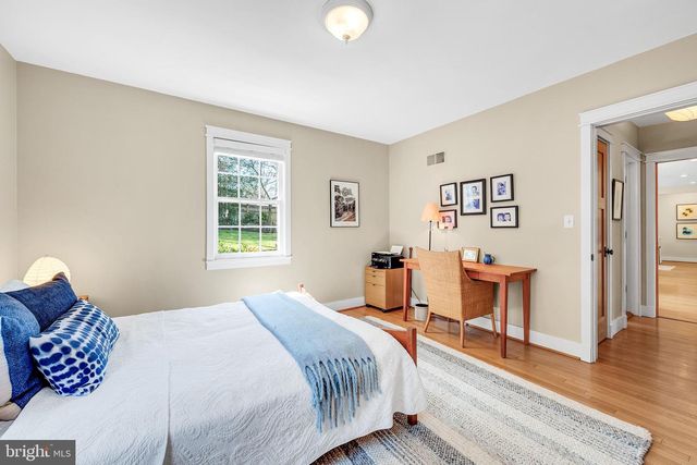 9218 ALDERSHOT DR, Bethesda, MD 20817