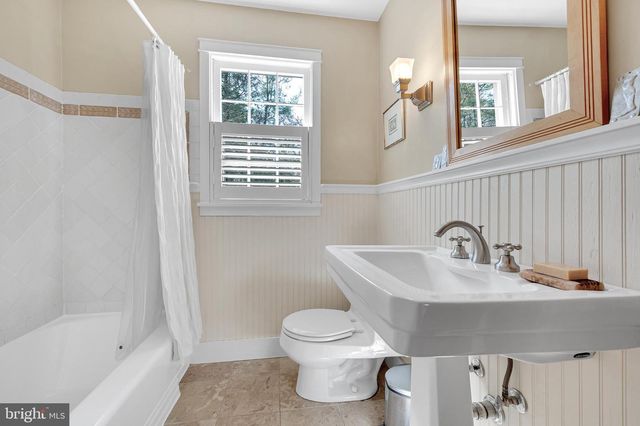 9218 ALDERSHOT DR, Bethesda, MD 20817