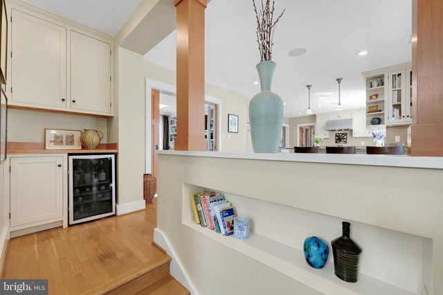 9218 ALDERSHOT DR, Bethesda, MD 20817