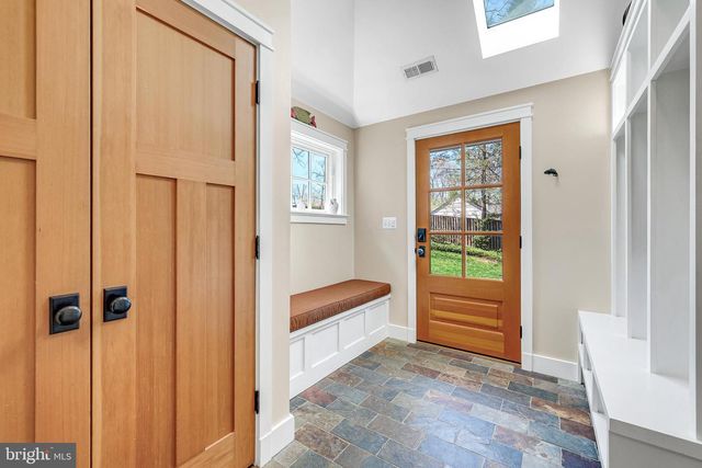 9218 ALDERSHOT DR, Bethesda, MD 20817