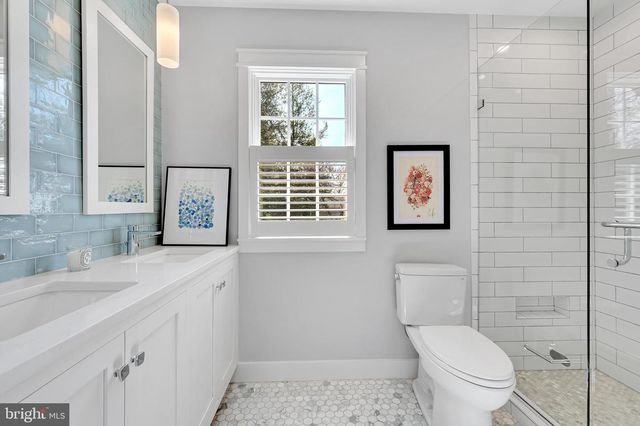 9218 ALDERSHOT DR, Bethesda, MD 20817
