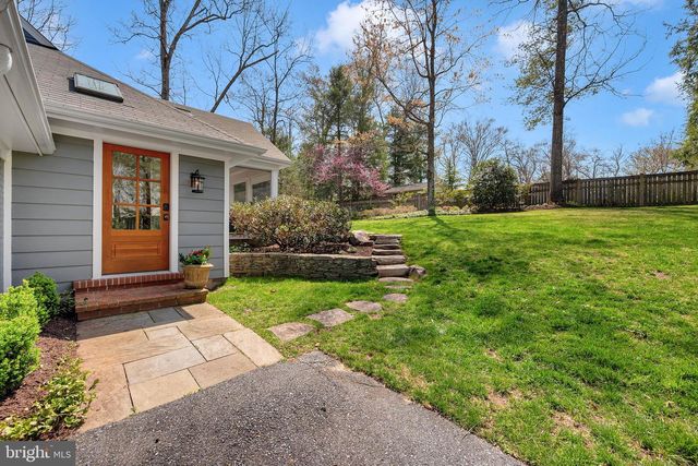 9218 ALDERSHOT DR, Bethesda, MD 20817