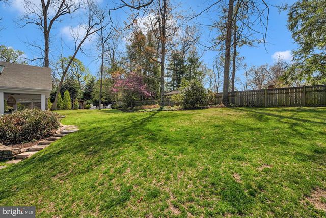 9218 ALDERSHOT DR, Bethesda, MD 20817