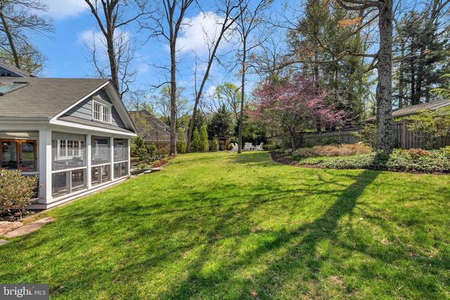 9218 ALDERSHOT DR, Bethesda, MD 20817