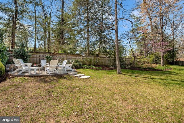 9218 ALDERSHOT DR, Bethesda, MD 20817