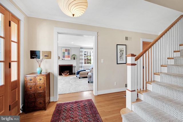 9218 ALDERSHOT DR, Bethesda, MD 20817