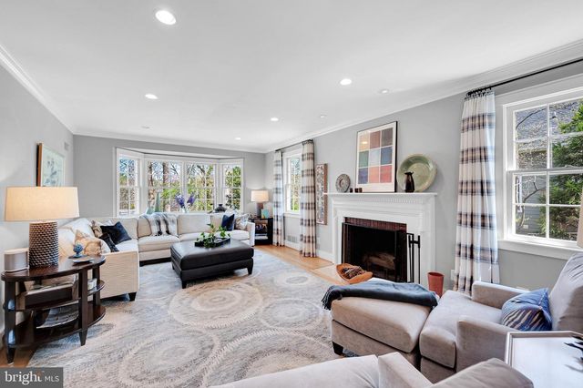 9218 ALDERSHOT DR, Bethesda, MD 20817