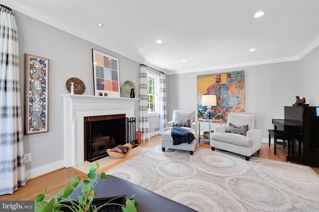 9218 ALDERSHOT DR, Bethesda, MD 20817