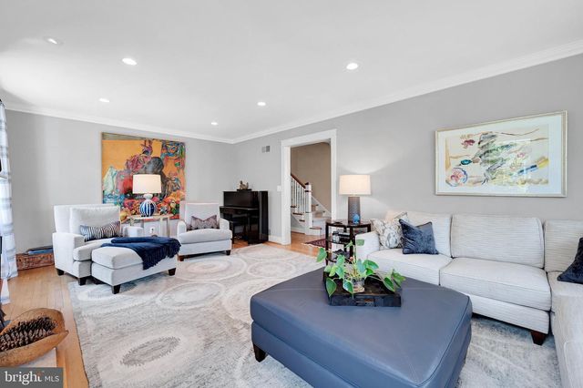 9218 ALDERSHOT DR, Bethesda, MD 20817