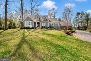 9218 ALDERSHOT DR, Bethesda, MD 20817
