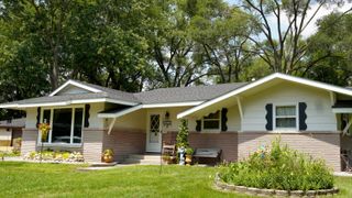 2256 W 57th Place, Merrillville, IN 46410