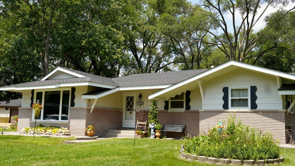 2256 W 57th Place, Merrillville, IN 46410