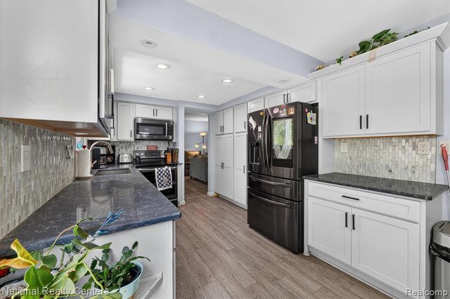 9472 Lakepointe Boulevard, Clay, MI 48001