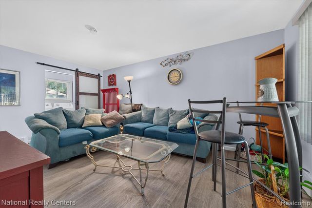 9472 Lakepointe Boulevard, Clay, MI 48001