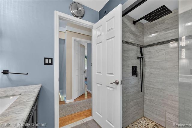 9472 Lakepointe Boulevard, Clay, MI 48001