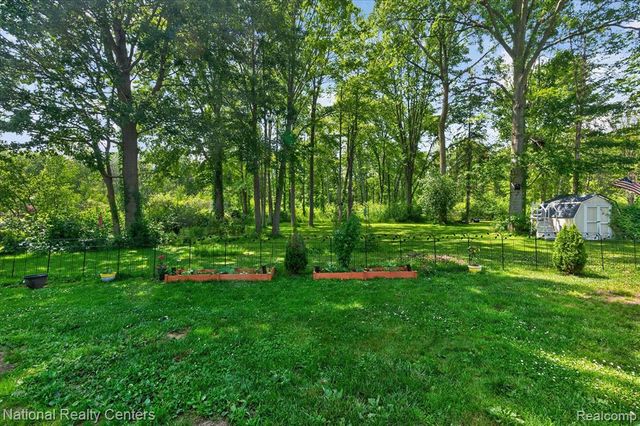 9472 Lakepointe Boulevard, Clay, MI 48001
