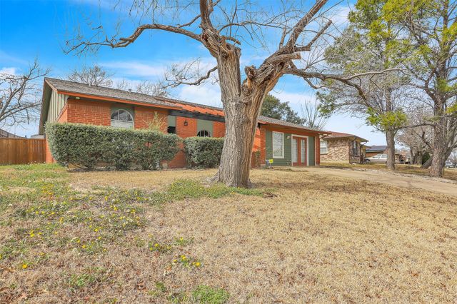 111 Skylark Street, Mesquite, TX 75149