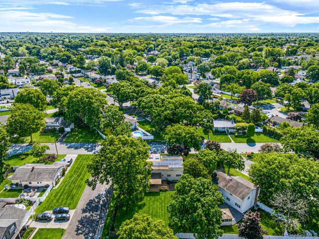 18 Deer Park Boulevard, Deer Park, NY 11729