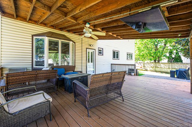 18 Deer Park Boulevard, Deer Park, NY 11729